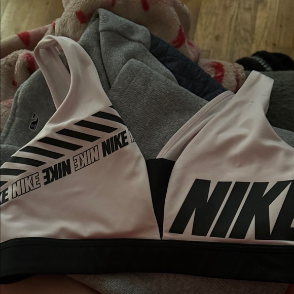 Nike Black and Pink Logo Sports Bra dri-fit size small like new! - Picture 1 of 6